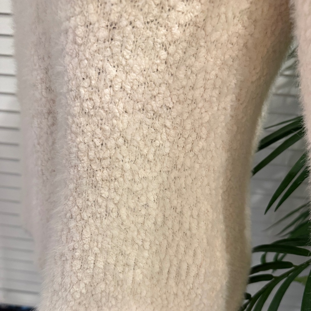 LIMITED TIME:  3 FOR $30 JONES NY PUFFY SWEATER, MEDIUM - Picture 8 of 8